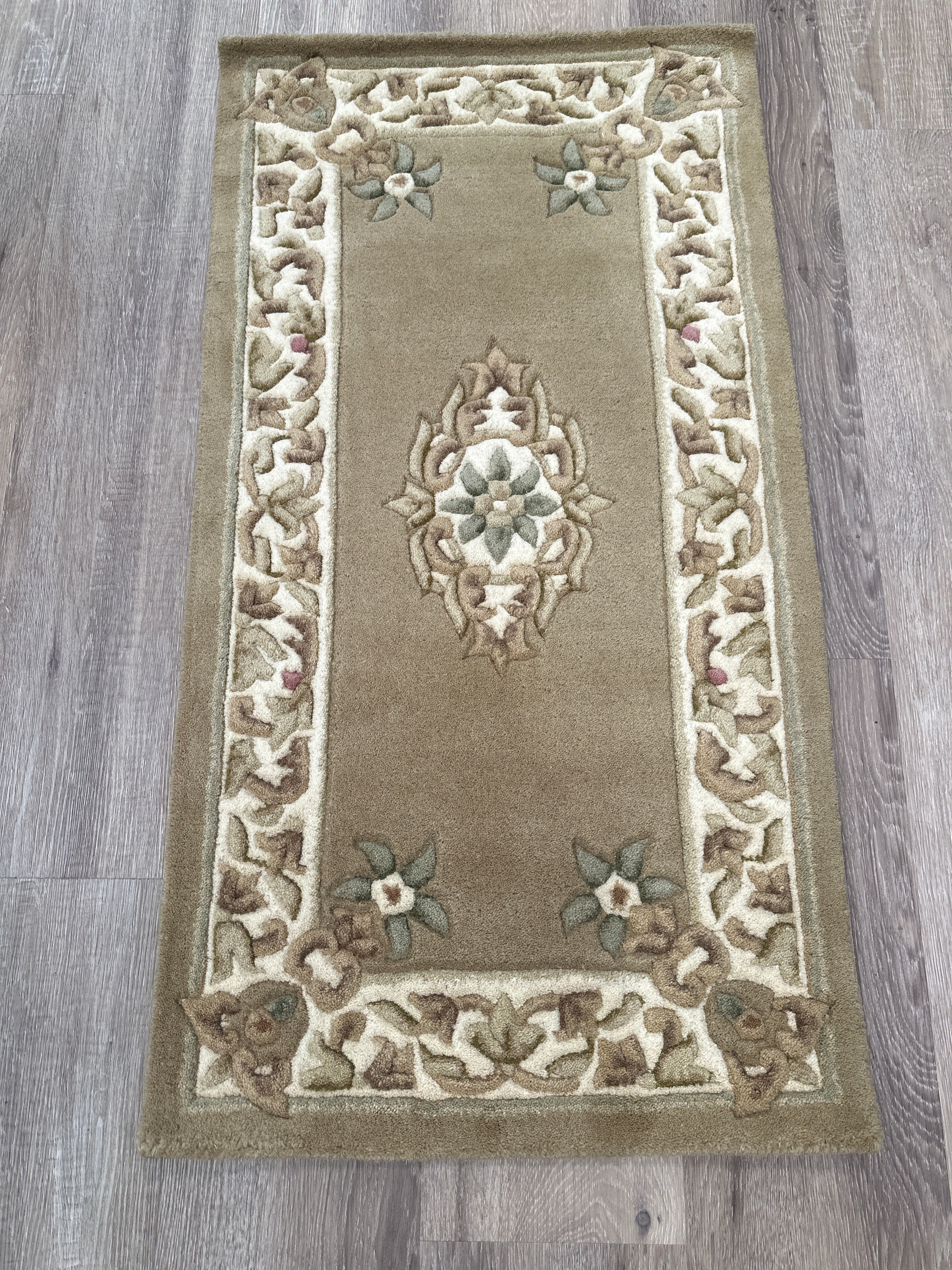 Taj Beige/Cream 100% Wool Rug